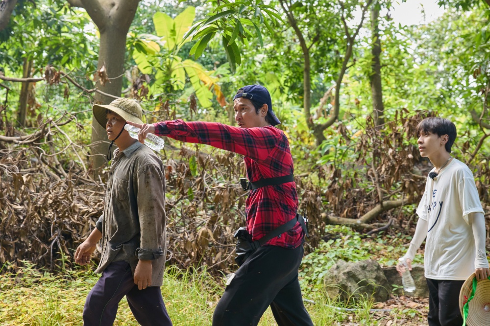 Đệ NhấT MưU Sinh: Huy KháNh TrượT Ngã Khi LêN NúI HáI XoàI MưU Sinh - ẢNh 1.