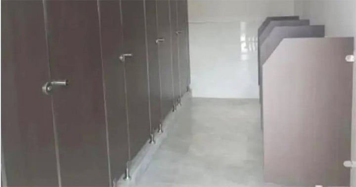 KhóC KhôNg ThàNh TiếNg Khi CửA HàNg Cho Thuê Bị SửA ThàNh Toilet CôNg CộNg - ẢNh 1.