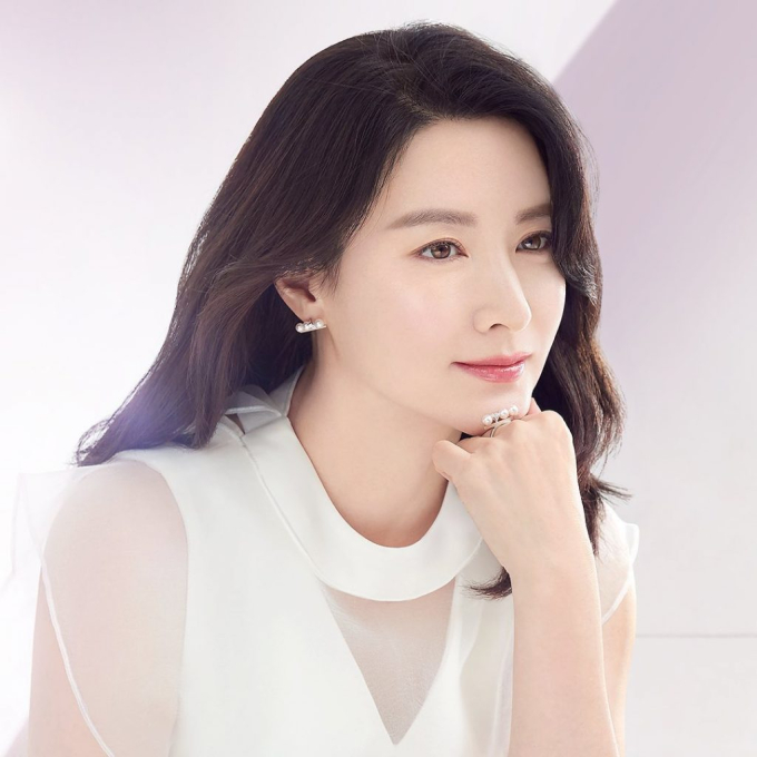 Lee Young Ae TrướC Khi Bị VướNg Scandal LớN NhấT Sự NghiệP: &Amp;Quot;QuốC BảO Nhan SắC&Amp;Quot; CùNg CuộC HôN NhâN KíN TiếNg BêN ôNg Xã HơN 20 TuổI - ẢNh 2.