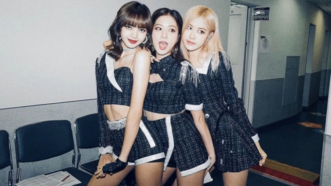 Lisa MặC Outfit &Amp;Quot;BốC LửA&Amp;Quot; DiễN TạI HộP đêM ThoáT Y, Rosé - Jisoo PhảN ứNg Thế NàO Khi Xem Show? - ẢNh 4.