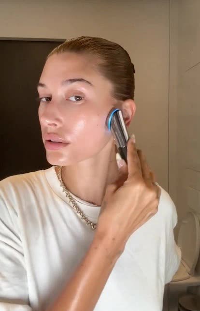 Hailey Bieber Chi GầN 20 TriệU Cho Chu TrìNh Skincare 6 BướC: Có đếN 2 đạI DiệN Mỹ PhẩM ChâU Á LọT MắT Xanh CủA NàNg - ẢNh 10.