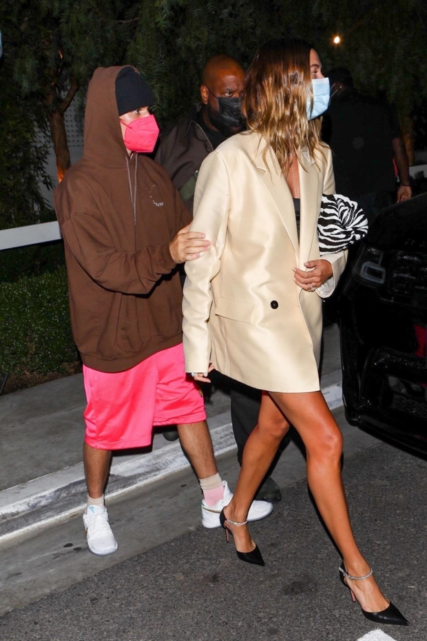 Hailey Baldwin LêN TiếNg Về HìNh ảNh &Amp;Quot;đũA LệCh&Amp;Quot; BêN Justin Bieber, LàM Rõ LuôN Nghi VấN Mang BầU - ẢNh 5.