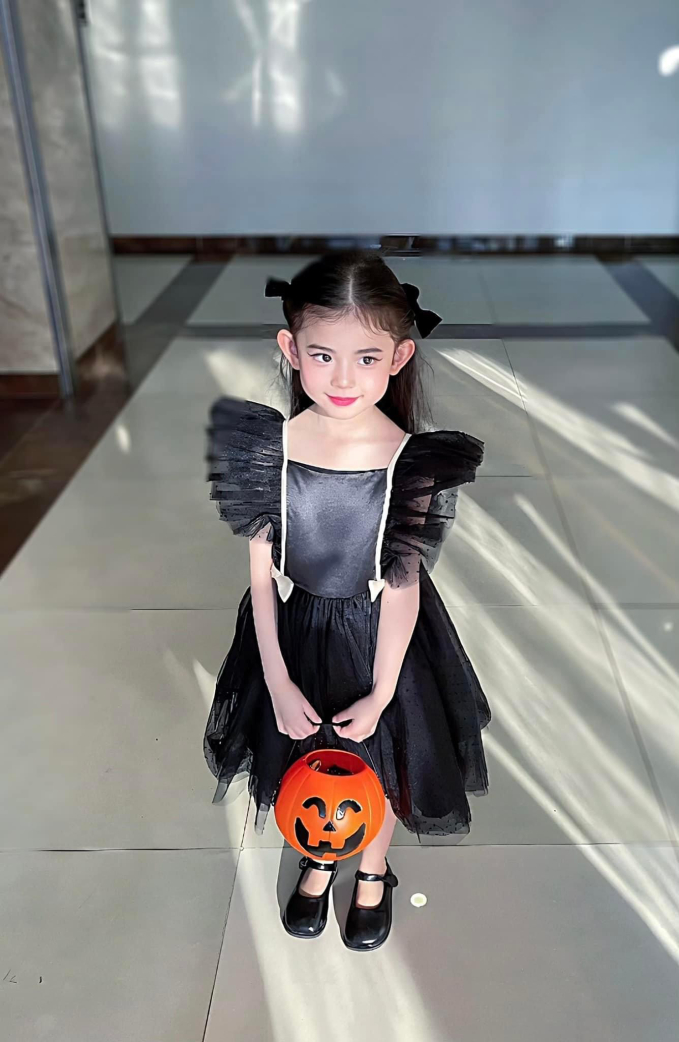 Vbiz NhậP TiệC Halloween: Elsa ThùY TiêN Bị Con Trai HòA Minzy &Amp;Quot;Chê ToàN TậP&Amp;Quot;, LoạT Sao đầU Tư KhủNg NhưNg ChiếM Spotlight Là HộI BạN Bb TrầN - ẢNh 11.