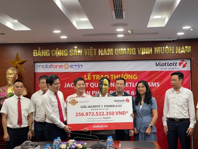 Lộ DiệN NgườI VừA TrúNg Jackpot HơN 173 Tỷ đồNg - ẢNh 1.