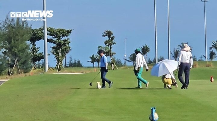 LãNh đạO Sở ở BắC Ninh Trong 7 NgàY đI ChơI Golf Giờ HàNh ChíNh TớI 3 LầN - ẢNh 7.