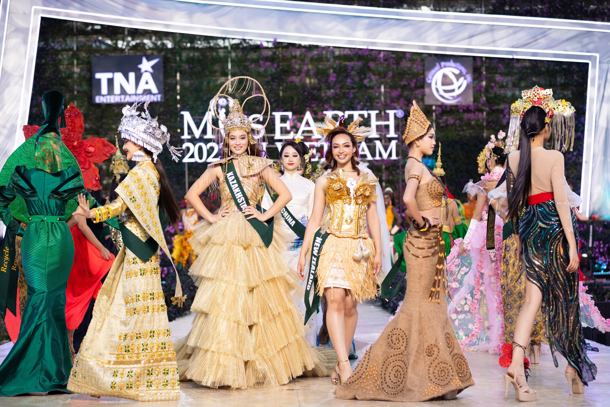 BáN KếT Miss Earth 2023: Thi Bikini DướI ThờI TiếT 15 độ, Trang PhụC đầU Voi CủA Lan Anh BỗNg Viral KhắP Mxh- ẢNh 2.