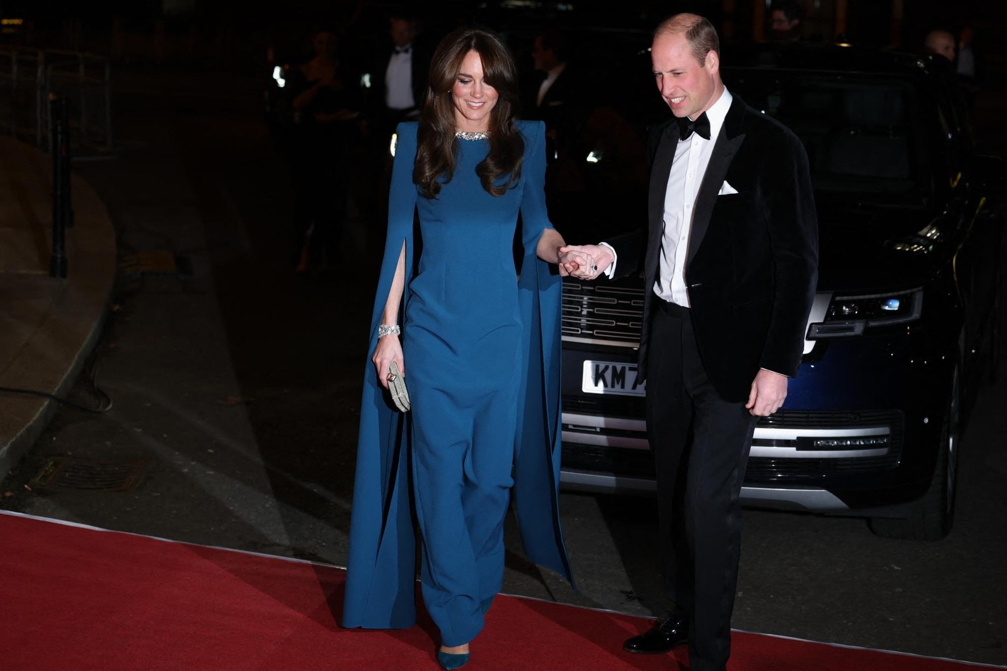 PhảN ứNg CủA William Và Kate TrướC KhủNg HoảNg CủA HoàNg Gia Anh - ẢNh 1.