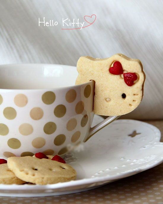 Cuối Tuần Làm Bánh Quy Hình Hello Kitty Cực Ngộ Nghĩnh 11