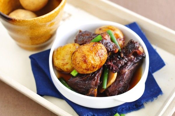 Menu Sườn Om Khoai Tây Nóng Hổi Cho Thứ 4 Mưa Gió 2