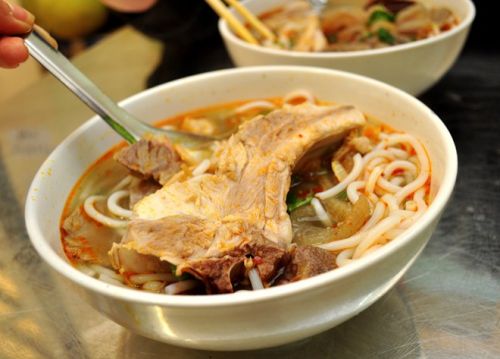 Bún Pín Bò Nổi Tiếng Ngon Ở Phố Hòa Mã 8