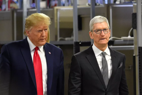 Tổng Thống Trump Chỉ Trích Apple Vì Không Giúp Mở Khóa Iphone Của Kẻ Xả Súng 1