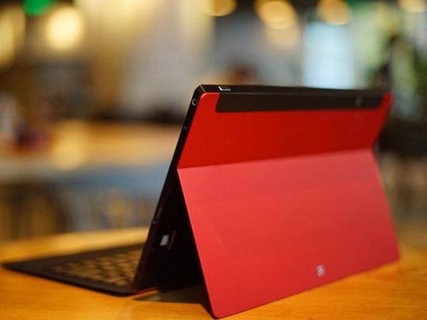 Cựu Kỹ Sư Google Chế Tạo Máy Tính Bảng Nhái Surface 1