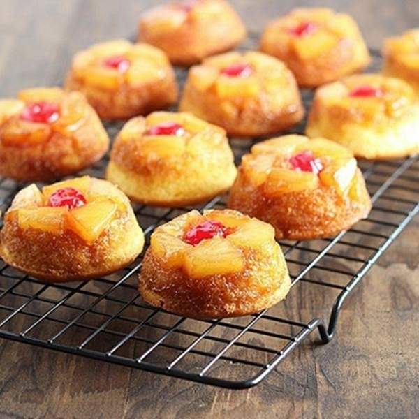 Cách Làm Bánh Muffin Phiên Bản Hoa Dứa Cực Ngon Mắt 9