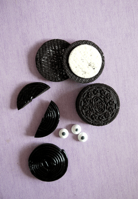 Làm Quạ Đen Bằng Bánh Oreo Cho Tiệc Halloween Của Bé 1