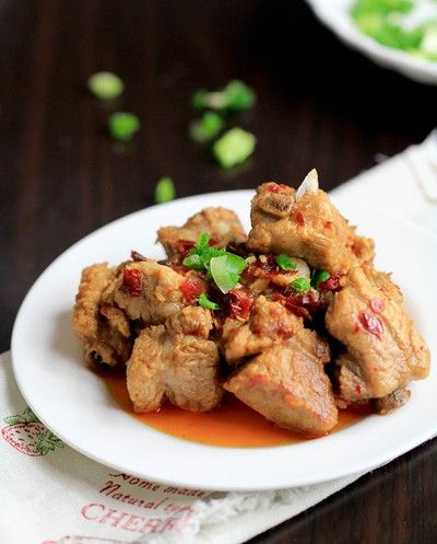 Menu Sườn Om Tỏi, Đậu Chiên, Canh Trứng Cút Bổ Dưỡng Cho Thứ 3 Gió Mùa 1