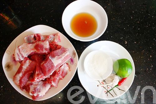 Sườn Xào Chua Ngọt Nóng Hổi 1