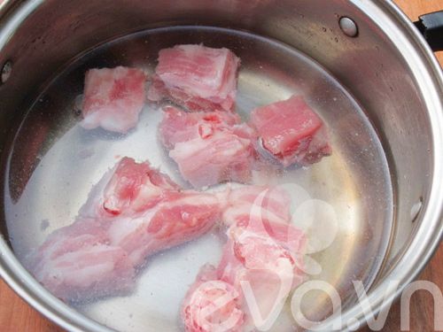 Nấu Canh Sườn Khoai Tây Nóng Hổi 2