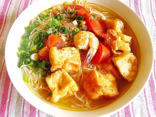 Bún Riêu Cua Ốc Hấp Dẫn Cho Bữa Trưa Ngày Lạnh 3