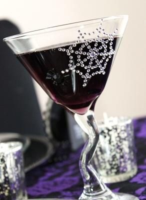 Pha Chế Cocktail Góa Phụ Đen Bí Ẩn Cho Lễ Halloween 1