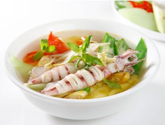 Ngon Cơm Ngày Đầu Tuần Với Gà Kho, Canh Chua Mực 3