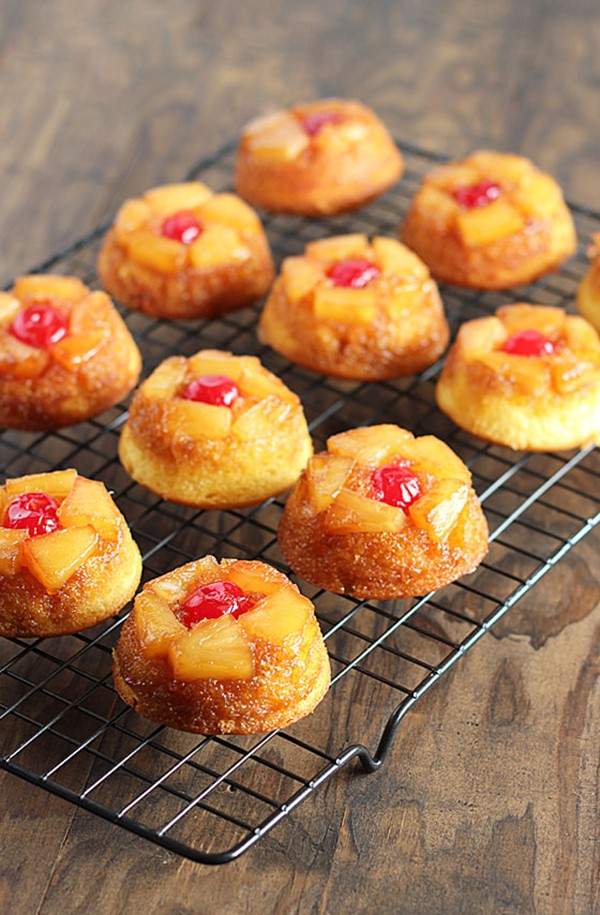 Cách Làm Bánh Muffin Phiên Bản Hoa Dứa Cực Ngon Mắt 10