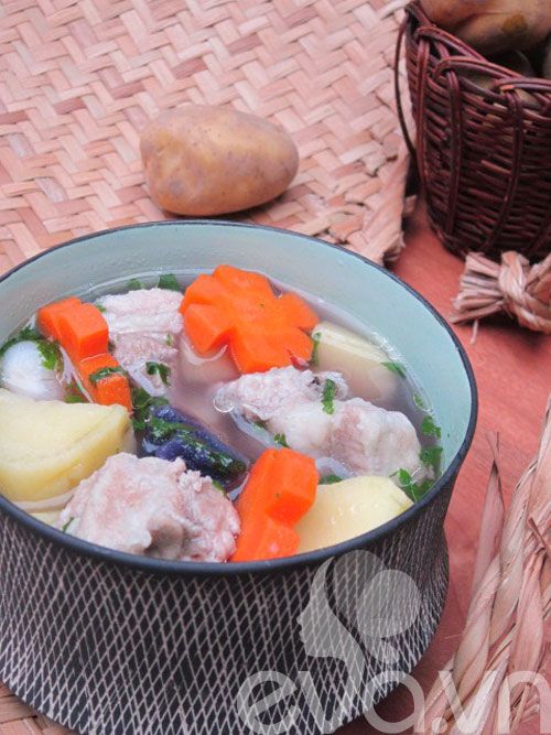 Nấu Canh Sườn Khoai Tây Nóng Hổi 10