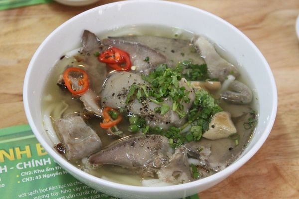 Ăn Bánh Canh Bến Có, Đặc Sản Trà Vinh Tại Sài Gòn 1