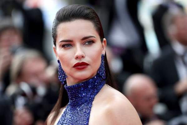 Adriana Lima Trẻ Đẹp Tại Cannes 1