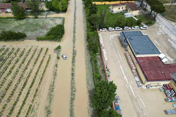 Lũ Lụt Chưa Từng Có Trong 100 Năm Càn Quét Miền Bắc Italy 2