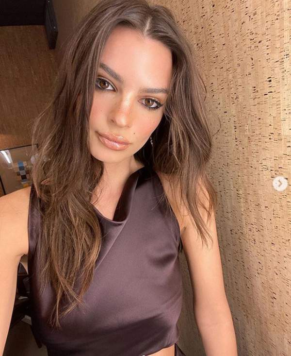 Emily Ratajkowski Tiết Lộ Đã Trải Qua Năm 2019 Rất Khó Khăn 2