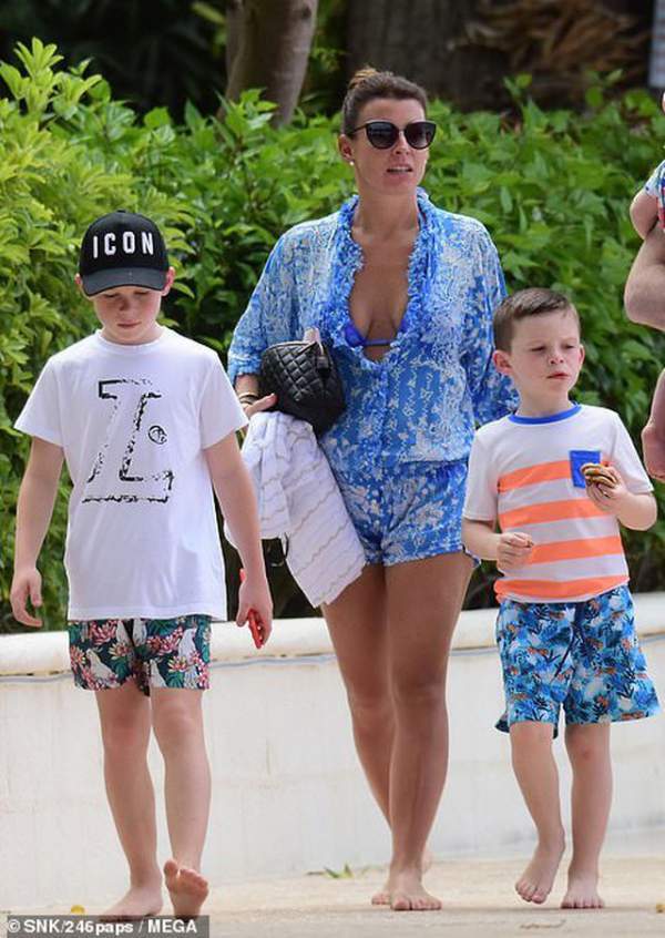 Coleen Rooney Tự Tin Với Dáng Thon Sau Khi Sinh 4 Con 10