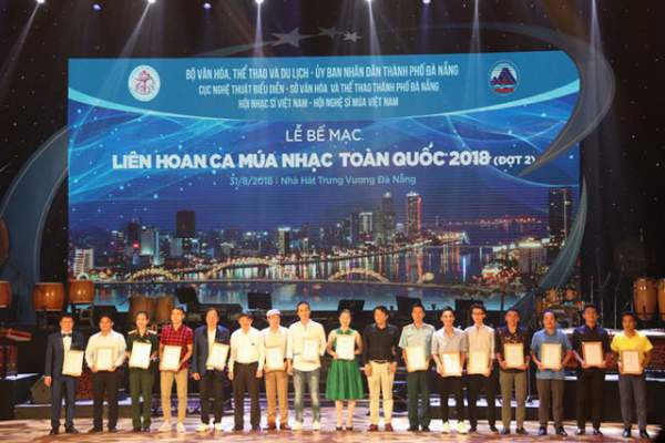 49 Hcv Được Trao Tại Liên Hoan Ca Múa Nhạc Toàn Quốc 2018 Đợt 2 2