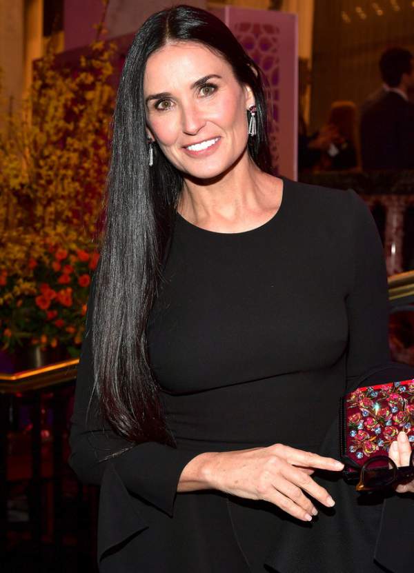 Demi Moore Kể Lại Chuyện Bị Cưỡng Bức Ở Tuổi 15 Trong Hồi Ký 1