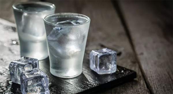 Các Nhà Khoa Học Nga Phát Minh Ra Rượu Vodka Không Gây Nôn Nao 1