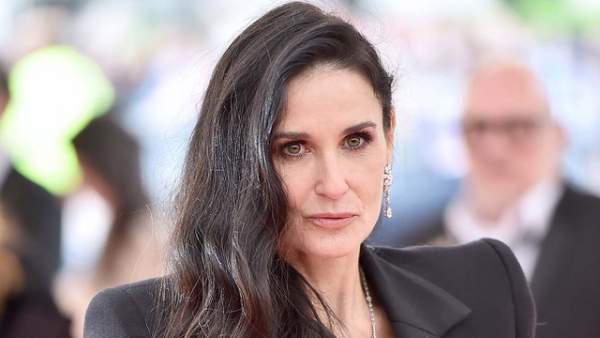 Demi Moore Kể Lại Chuyện Bị Cưỡng Bức Ở Tuổi 15 Trong Hồi Ký 6