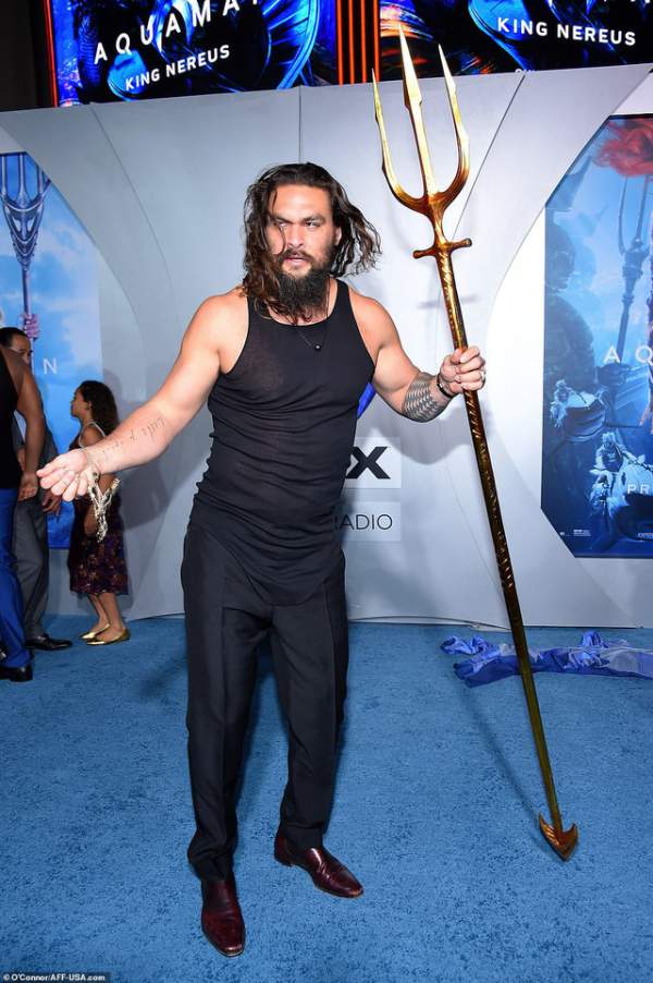 Jason Momoa Tình Tứ Bên Vợ Hơn 12 Tuổi 8