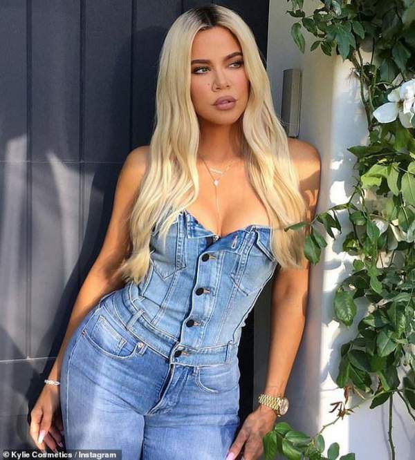 Khloe Kardashian Diện &Quot;Cây&Quot; Đồ Jeans Khoe Thân Hình Bốc Lửa 3