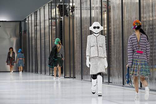 Robot Mặc Váy! Chỉ Có Trong Chanel Show Xuân 2017 15