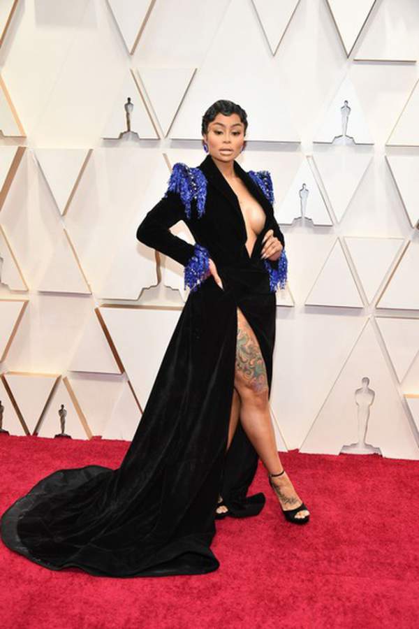 Vũ Nữ Thoát Y Blac Chyna Mặc Táo Bạo Trên Thảm Đỏ Oscar 2