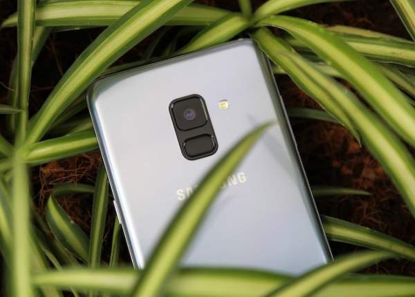 Samsung Galaxy A8: Điện Thoại Có Camera Selfie Kép Xóa Phông Mịt Mù 4