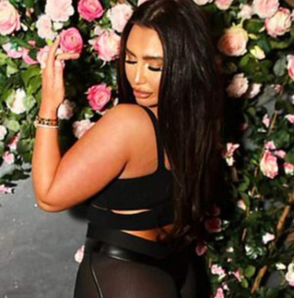 Thân Hình Kỳ Lạ, Lauren Goodger Vẫn Phủ Nhận Tin 'Dao Kéo' Thẩm Mỹ 5