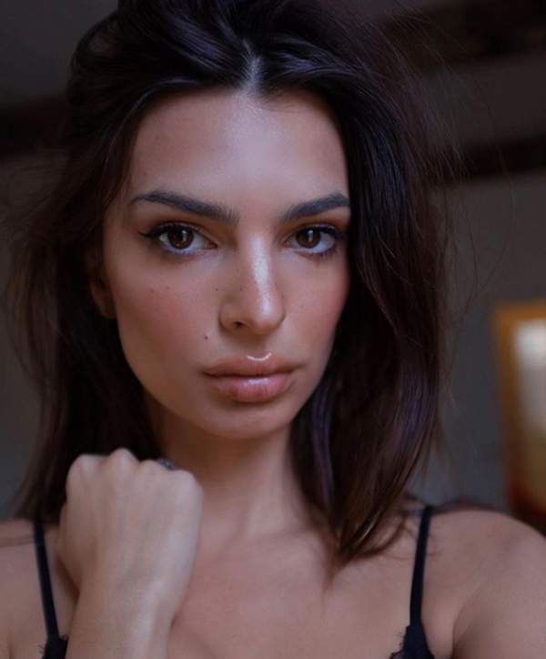 Emily Ratajkowski Tiết Lộ Đã Trải Qua Năm 2019 Rất Khó Khăn 7