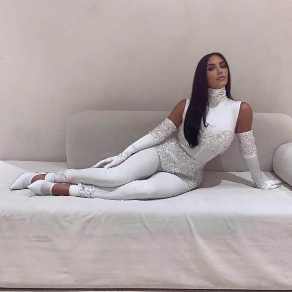 Kim Kardashian Trẻ Trung Với Tóc Ngắn 7