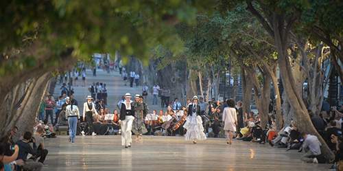 Chanel Khiến Giới Thời Trang Ngây Ngất Vì Havana, Cuba 9