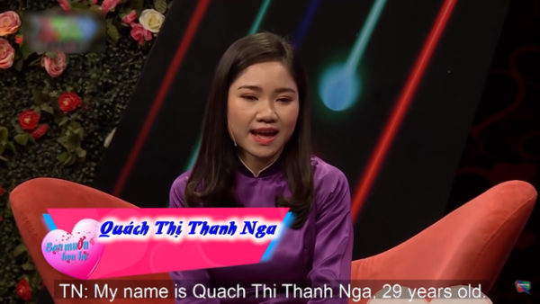 Nữ Điều Dưỡng Xinh Xắn Mang Khẩu Trang Tặng Đối Tượng Hẹn Hò 1