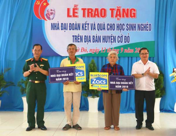 Ban Tuyên Giáo Tp Cần Thơ Trao Tặng 50 Suất Học Bổng Và 10 Xe Đạp Cho Hs Khó Khăn 3