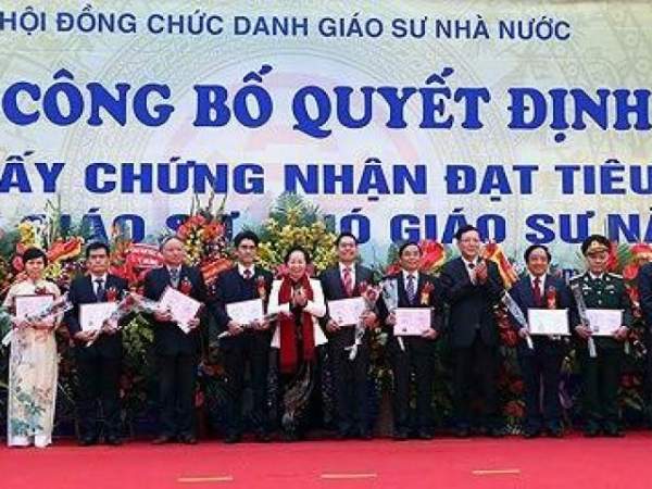 Giáo Sư, Phó Giáo Sư Tăng Đột Biến Nhờ Dễ Dãi? 4