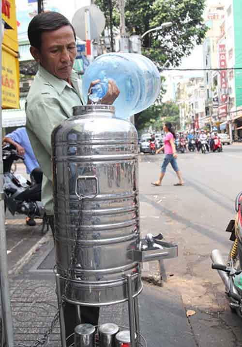 Rau Sạch Quý Giá Cũng Tặng Miễn Phí, Kể Sao Hết Cái Hào Sảng Của Người Sài Gòn 9