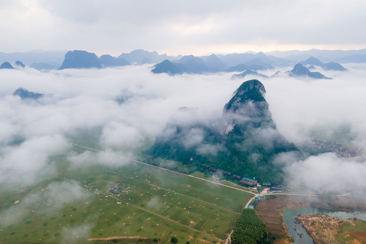 Có Gì ở NgôI LàNg ViệT Nam, GầN Kỳ Quan NổI TiếNg, VừA đượC Vinh Là LàNg Du LịCh TốT NhấT Thế GiớI? - ẢNh 2.