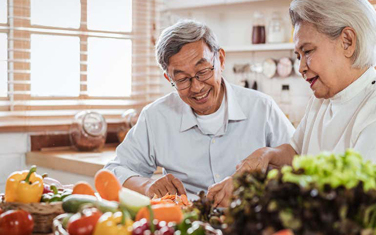 KhôNg PhảI ThựC PhẩM ChứC NăNg Cao CấP, đắT TiềN, “LiềU ThuốC TiêN” HữU HiệU Cho TuổI Thọ Chỉ đơN GiảN Là DựA VàO 1 ThóI Quen - ẢNh 2.